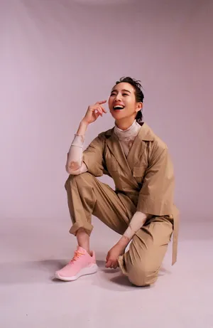 张钧甯休闲率性工装服写真图片_7