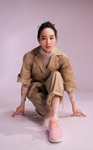 张钧甯休闲率性工装服写真图片_8