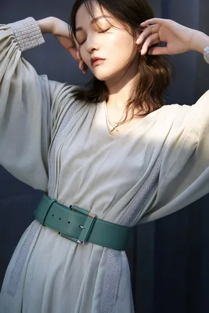 张韶涵清新优雅时尚写真图片_2