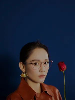 陈乔恩时尚封面大片写真图片_8