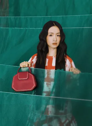 林依晨杂志封面性感写真图片_5