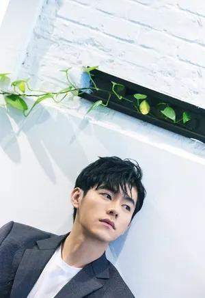 李程彬帅气英伦风写真图片_1