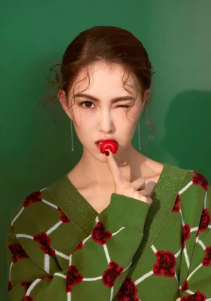 昆凌时尚杂志性感写真图片_3