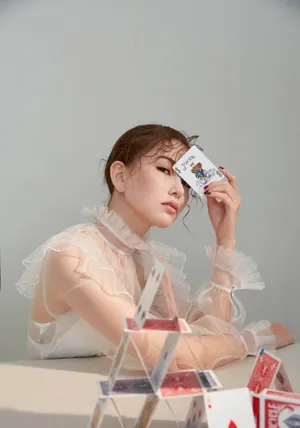 昆凌时尚杂志性感写真图片_4