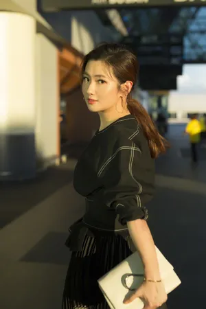 任家萱任容萱姐妹花时尚街拍图片_3