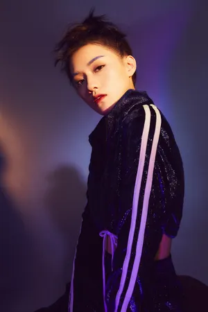 陈意涵酷黑时尚写真图片_4