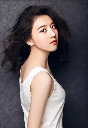 李凱馨简洁酷美写真图片