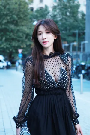 林志玲黑纱裙优雅写真图片_5