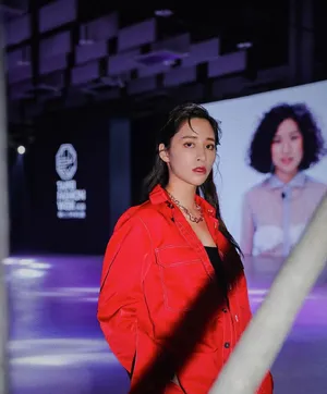 欧阳妮妮霸气性感图片_2