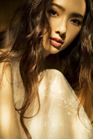 郭碧婷纯白纱裙性感写真图片_4