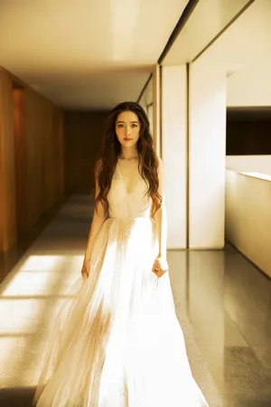 郭碧婷纯白纱裙性感写真图片_6