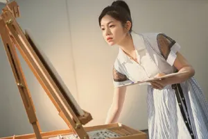陈妍希优雅画展写真图片_4