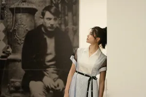 陈妍希优雅画展写真图片_7