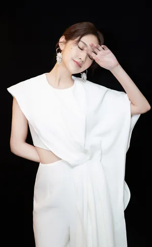 杨丞琳清新优雅写真图片_7