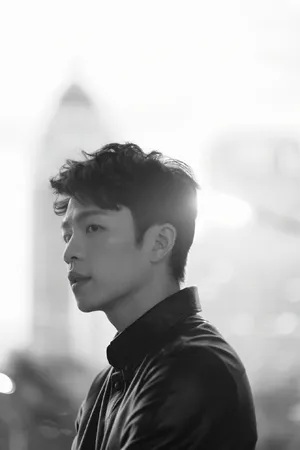李鸿其黑白质感写真图片