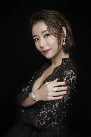 林心如性感深v魅力写真图片_3