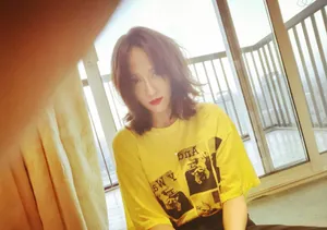 陈乔恩微卷短发轻熟妩媚图片_1