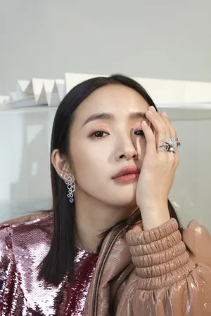 林依晨温婉恬静时尚写真大片_1