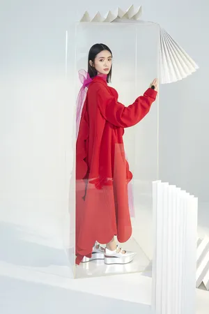 林依晨温婉恬静时尚写真大片_5