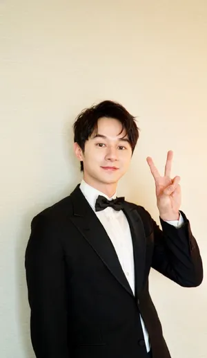 张轩睿帅气活动照图片_3