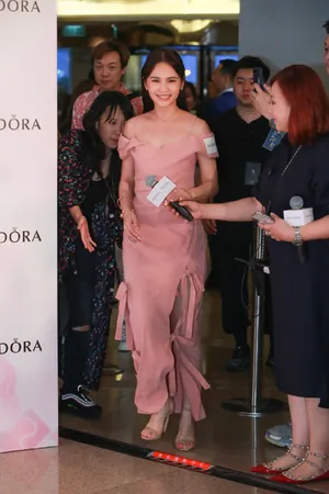 杨丞琳粉嫩可人活动写真图片