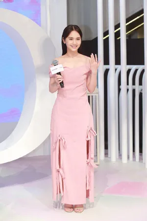 杨丞琳粉嫩可人活动写真图片_3
