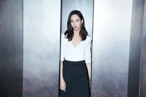 张钧甯简约干练黑白写真图片_4