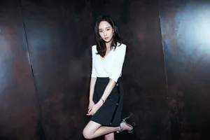 张钧甯简约干练黑白写真图片_6
