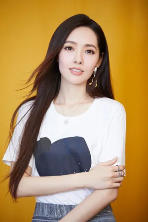 郭碧婷清爽干练活动写真图片
