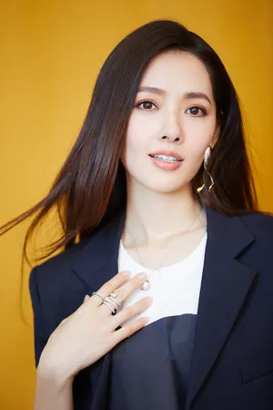 郭碧婷清爽干练活动写真图片_5