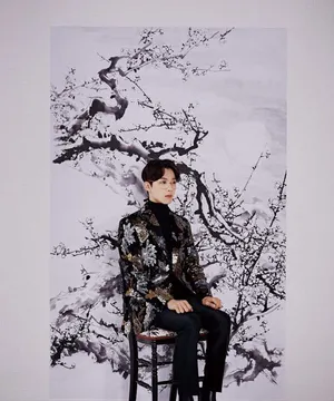 赖冠霖浪漫时尚大片写真图片