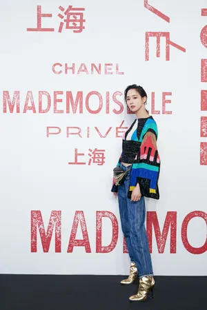 张钧甯香奈儿展性感时尚图片_4