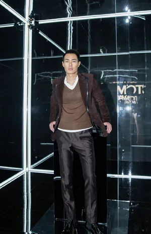 杨佑宁帅气有型活动写真图片