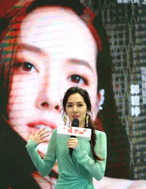 郭碧婷武汉活动照清新甜美图片_4