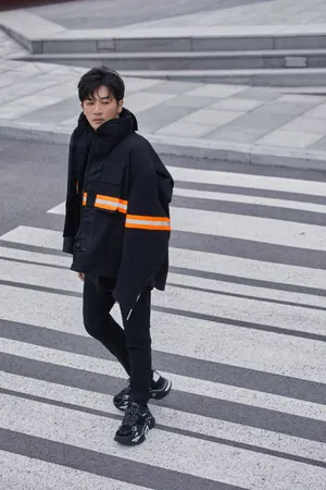 苏有朋洒脱有型帅气街拍图片_4