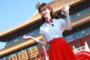 林志玲白衣红裙性感图片_2