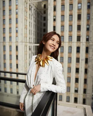 杨丞琳深V礼服优雅性感图片_4