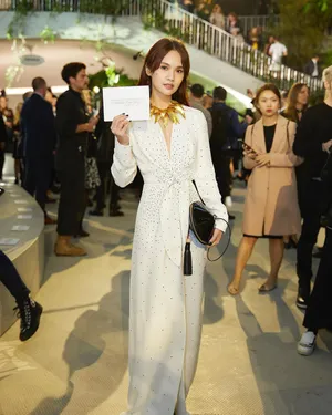 杨丞琳深V礼服优雅性感图片_7