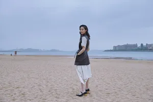 张钧甯休闲随性海边写真图片_2