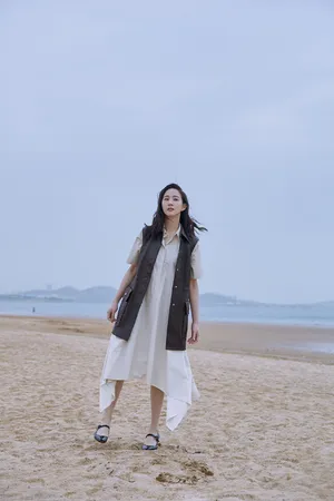 张钧甯休闲随性海边写真图片_7