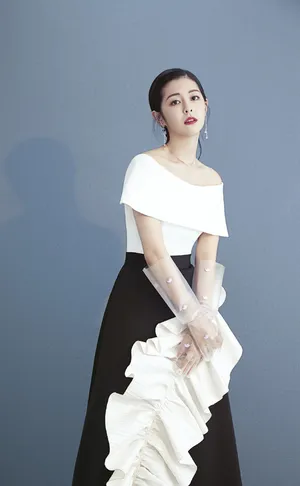 任容萱性感优雅写真图片_2