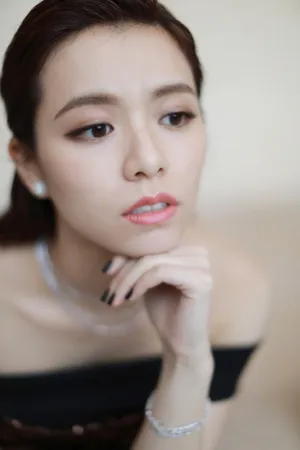宋芸桦性感优雅写真图片