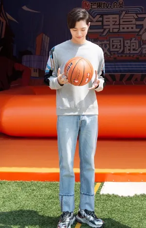 赖冠霖明朗少年风图片_4