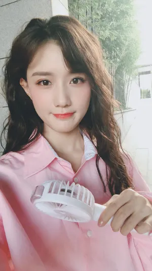 陈意涵甜美粉嫩自拍图片_1