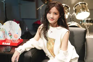 陈意涵甜美乖巧写真图片