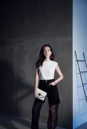 许玮宁性感迷人写真图片_7