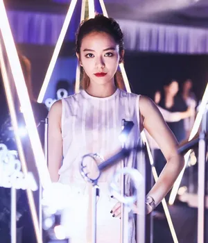 宋芸桦性感图片_2