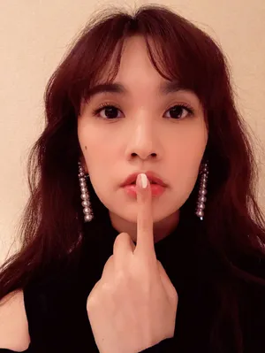 杨丞琳性感靓丽自拍图片_2