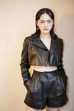 文淇电影嘉年华皮衣酷美写真图片