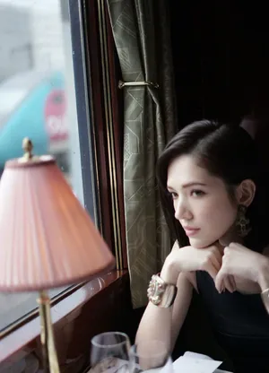 许玮甯黑色系性感复古写真图片_6